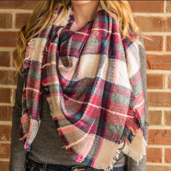 American Eagle Outfitters Accessories - NWOT Blanket Scarf